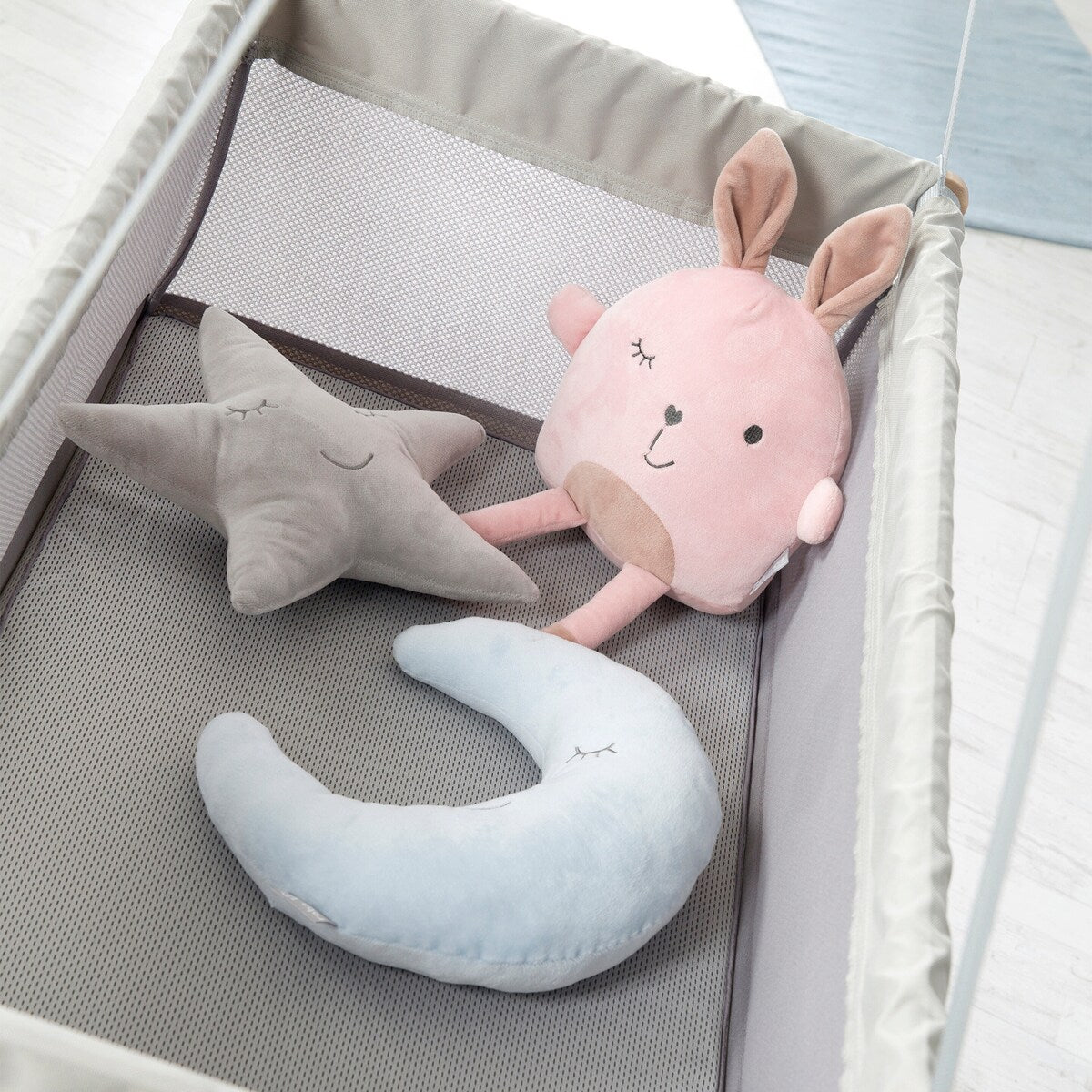 Opphengsdetalj på Hengevugge safe asleep® med mesh-stoff i canvas