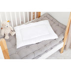 Montert Hodepute for barneseng 40x60 cm vattert i seng