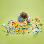 Detaljbilde av LEGO® DUPLO® figurer i Interaktivt jernbanesett 10428