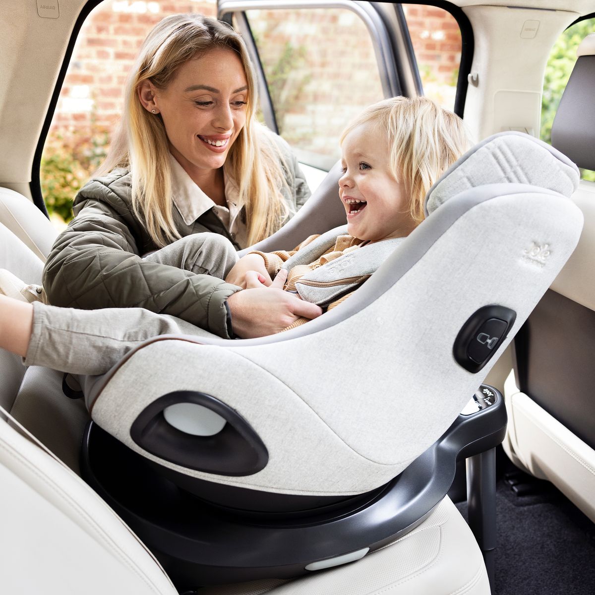 Isofix-base i-Base Encore 360° dreibar, i-Size, svart - Joie Signature pakkeinnhold