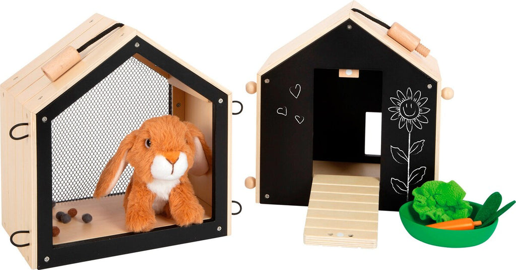 Detalj av magnetisk lukkemekanisme på Kaninbur med utegård i tre for kosedyr small foot