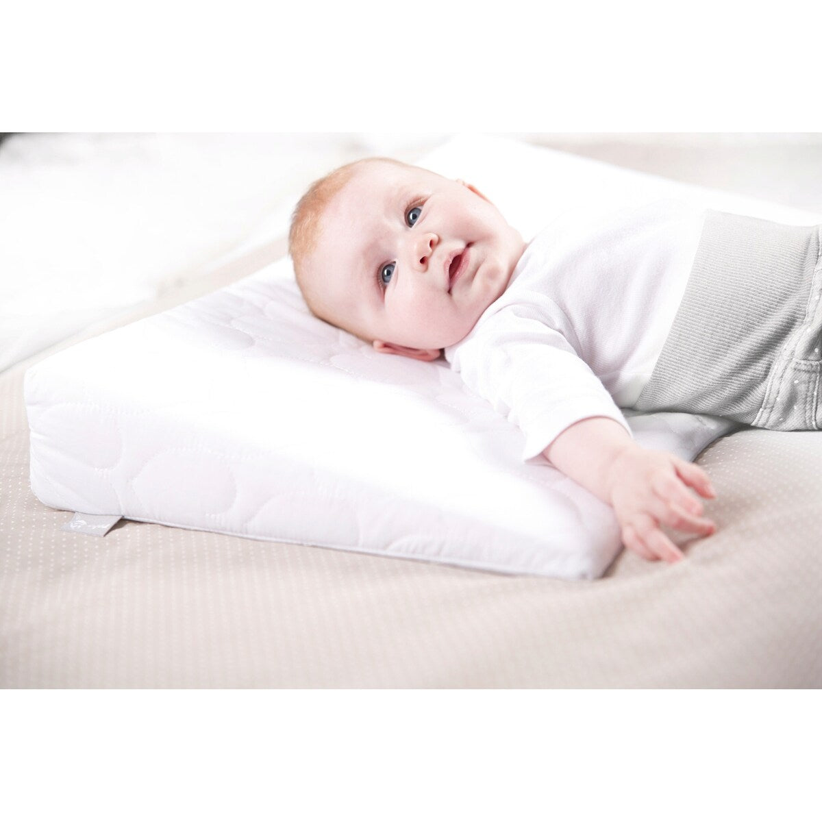 Montert kilepute for baby 30x35 cm i barneseng