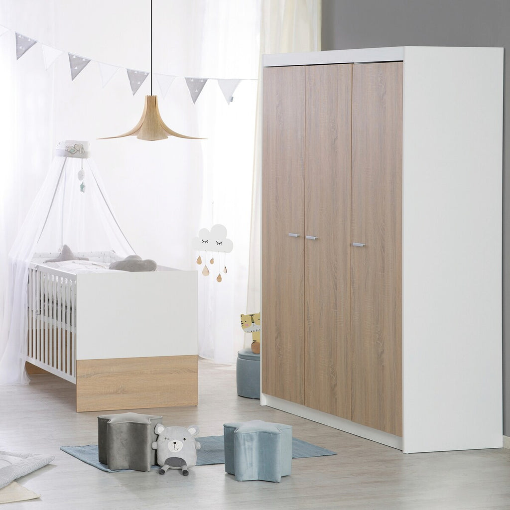 Klesskap "Gabriella" 3 dører soft-close montert i barnerom