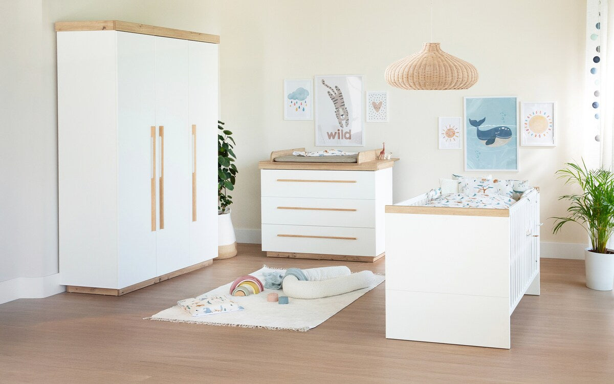 Detalj av soft-close dørmekanisme på Klesskap Lumo 3-dørs