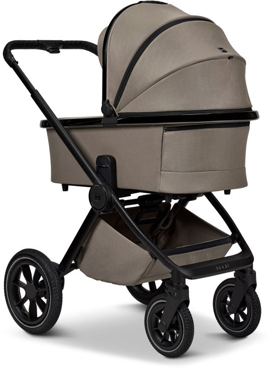 Bakside av Kombivogn Gio+ Mud/Chrome med bred liggedel
