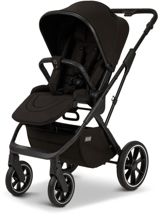 Kombivogn Piú 2024 black/black matt detalj av håndtak