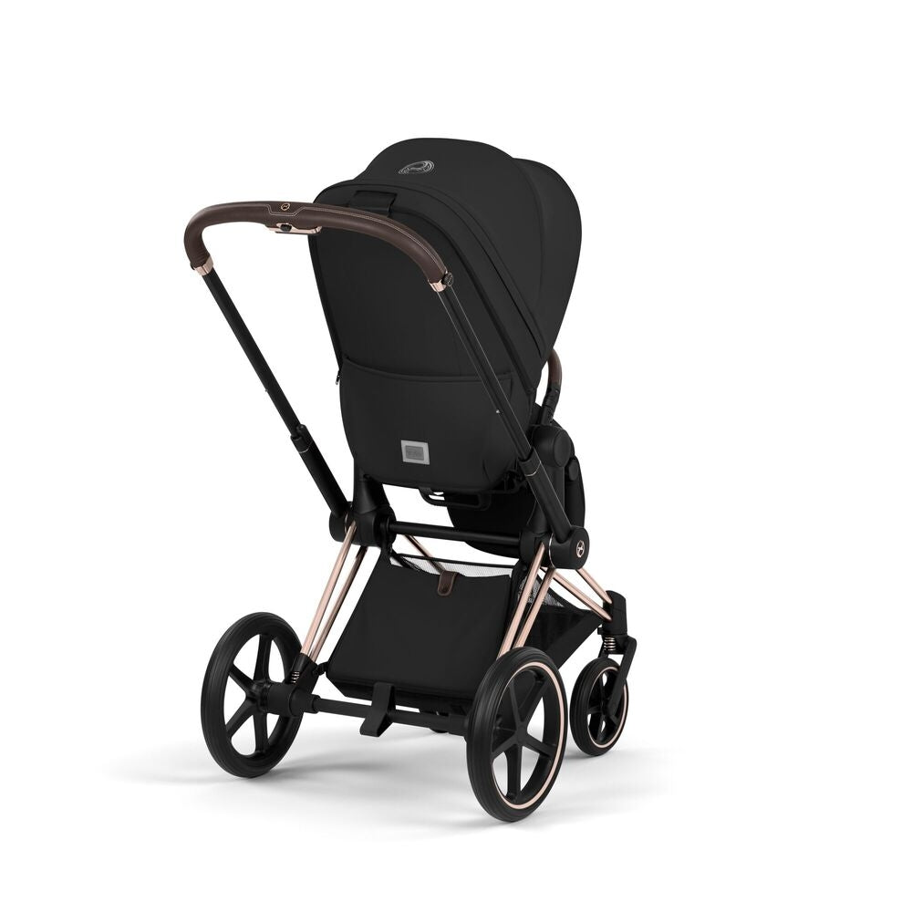 Nærbilde av hjul på Kombivogn Priam 5 Comfort Rosegold med babybag