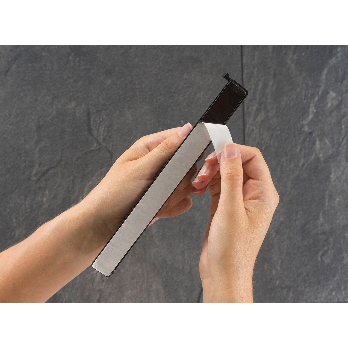 Komfyrgitter Basic uttrekkbart 55-61 cm, høyde 12 cm med sidemonterte fløyer