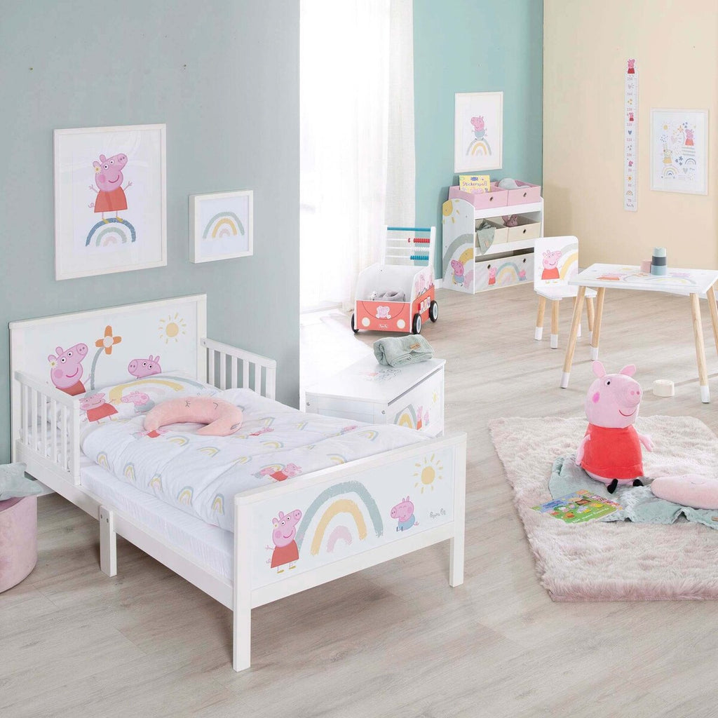 Nærbilde av sidestenger på Komplett barneseng 70x140 cm Peppa Pig med tekstiler