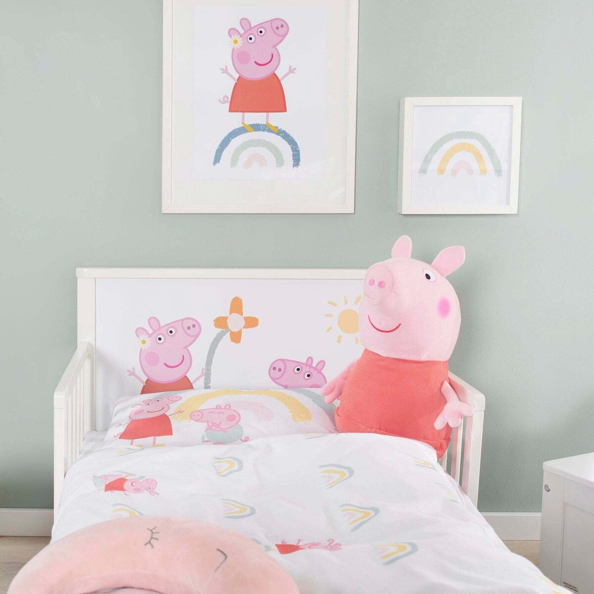 Komfortabel liggeflate på Komplett barneseng 70x140 cm Peppa Pig med tekstiler