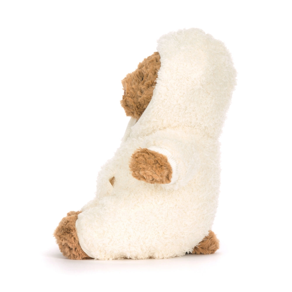 Montert Kosebamse Bartholomew Bear med heldress antrekk