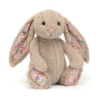 Montert Kosebamse kanin Blossom Beige Bunny Petal i barnerom