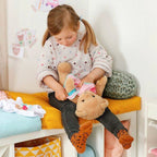 Kosebamse med sang og 5 melodier fra 12 mnd montert og kledd