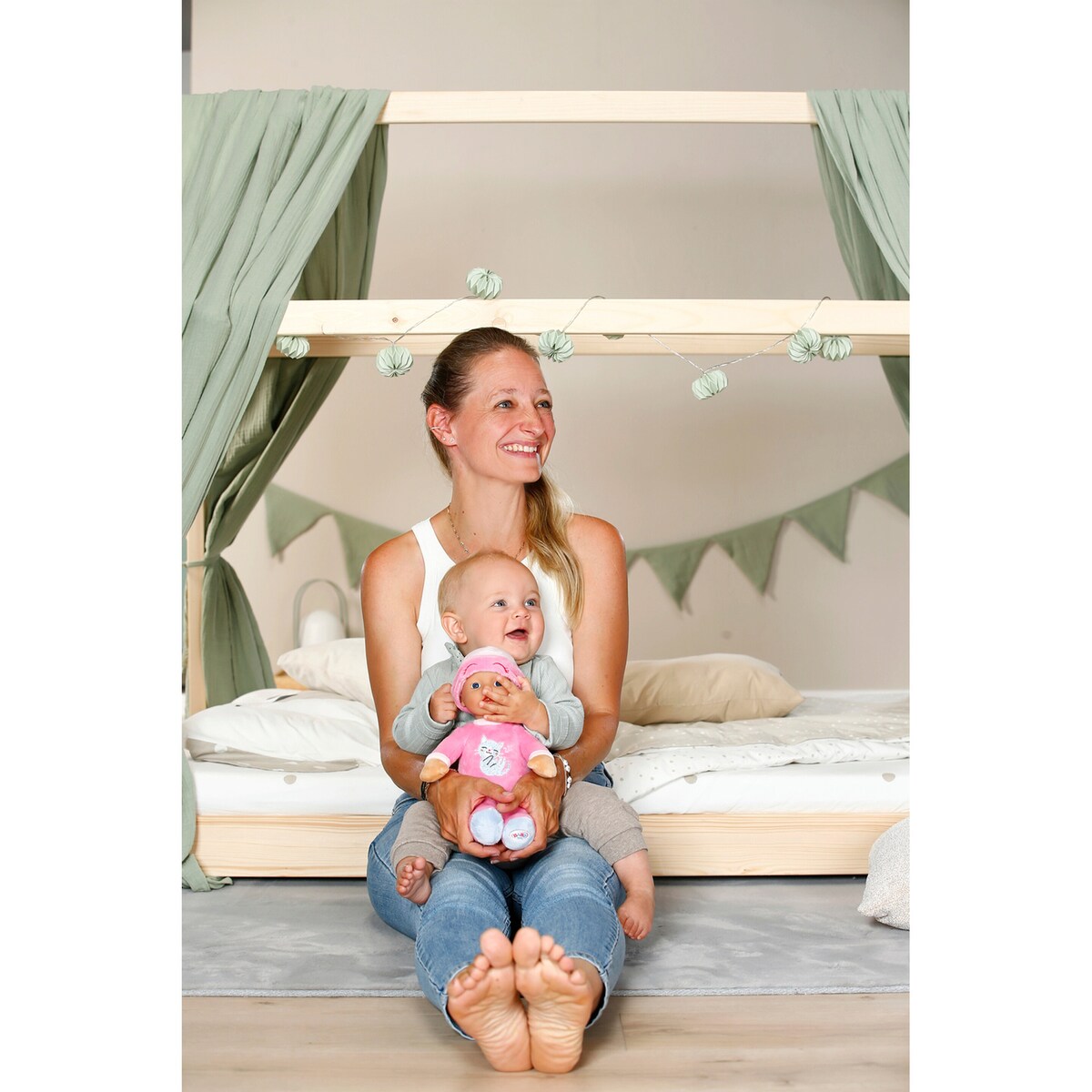 Montert Kosedukke Sleepy for babies 30 cm med rangle i barnets rom