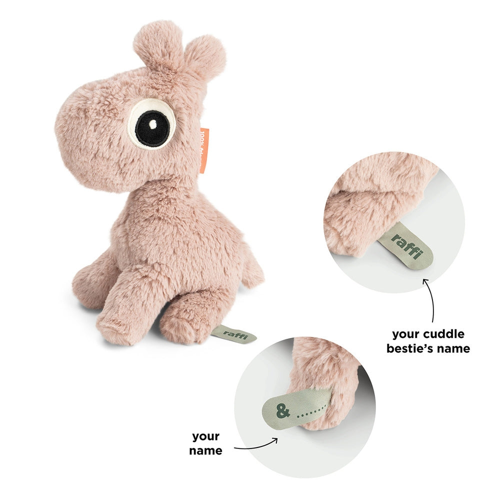 Kosedyr Cuddle Bestie Raffi 26 cm pudder bakside