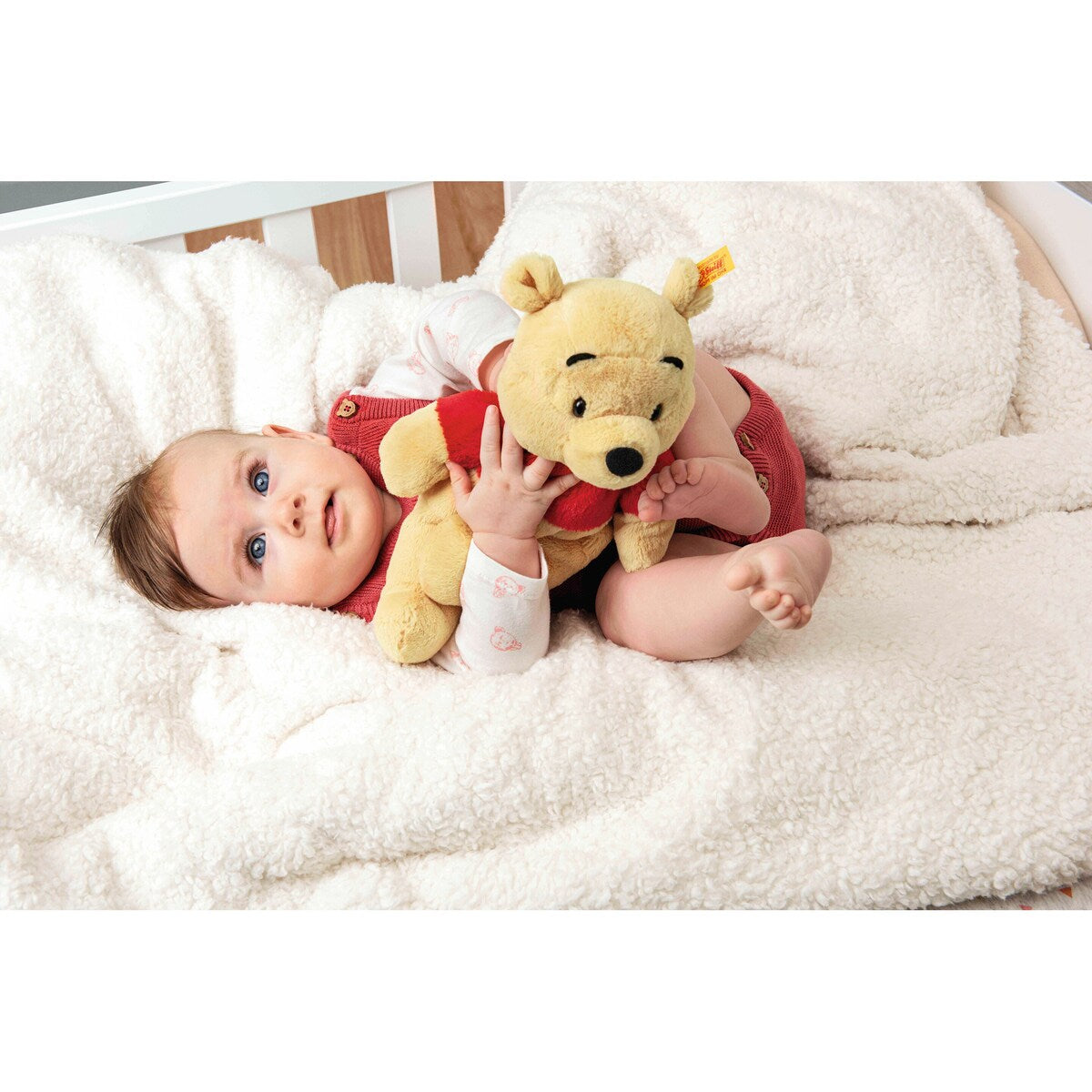 Kosedyr Disney Winnie Puuh 29 cm montert på gulv