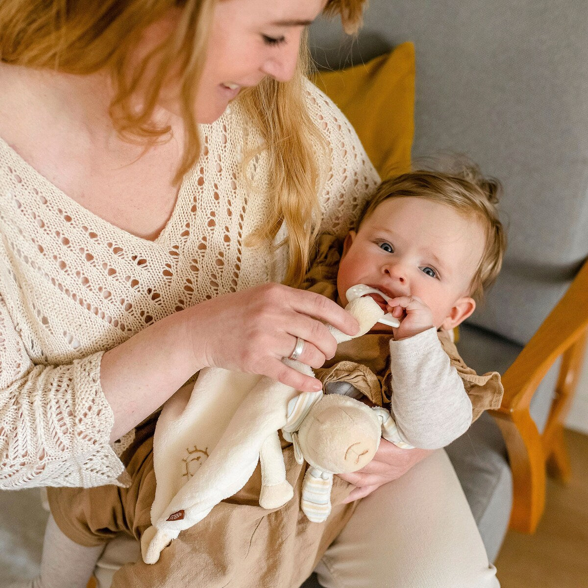 Koseklut sau Baby Love 25 cm fra fødsel montert