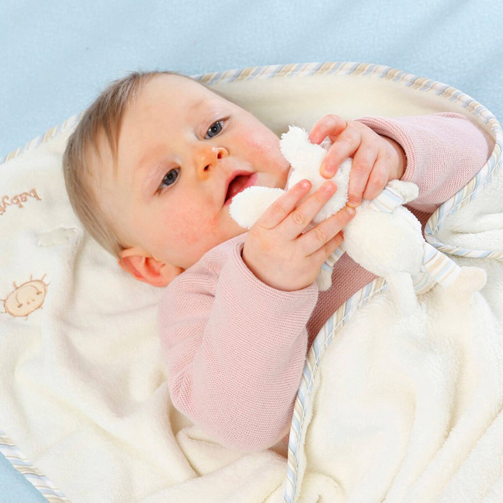 Koseteppe sau Baby Love 100 x 75 cm med gripering med stripete kanter