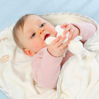 Koseteppe sau Baby Love 100 x 75 cm med gripering med stripete kanter