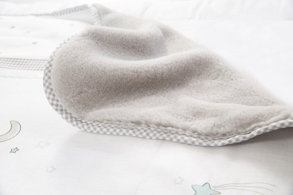 Koseteppe Sternenzauber bomull og fleece 80x80 cm detalj av materiale