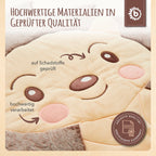 Nærbilde av aktivitetsleker på krableteppe med pinnsvin beige