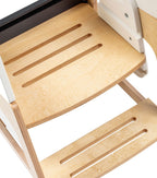 Detalj av tavle på Læretårn 3-i-1 Toucan med tavle og stol Natural White