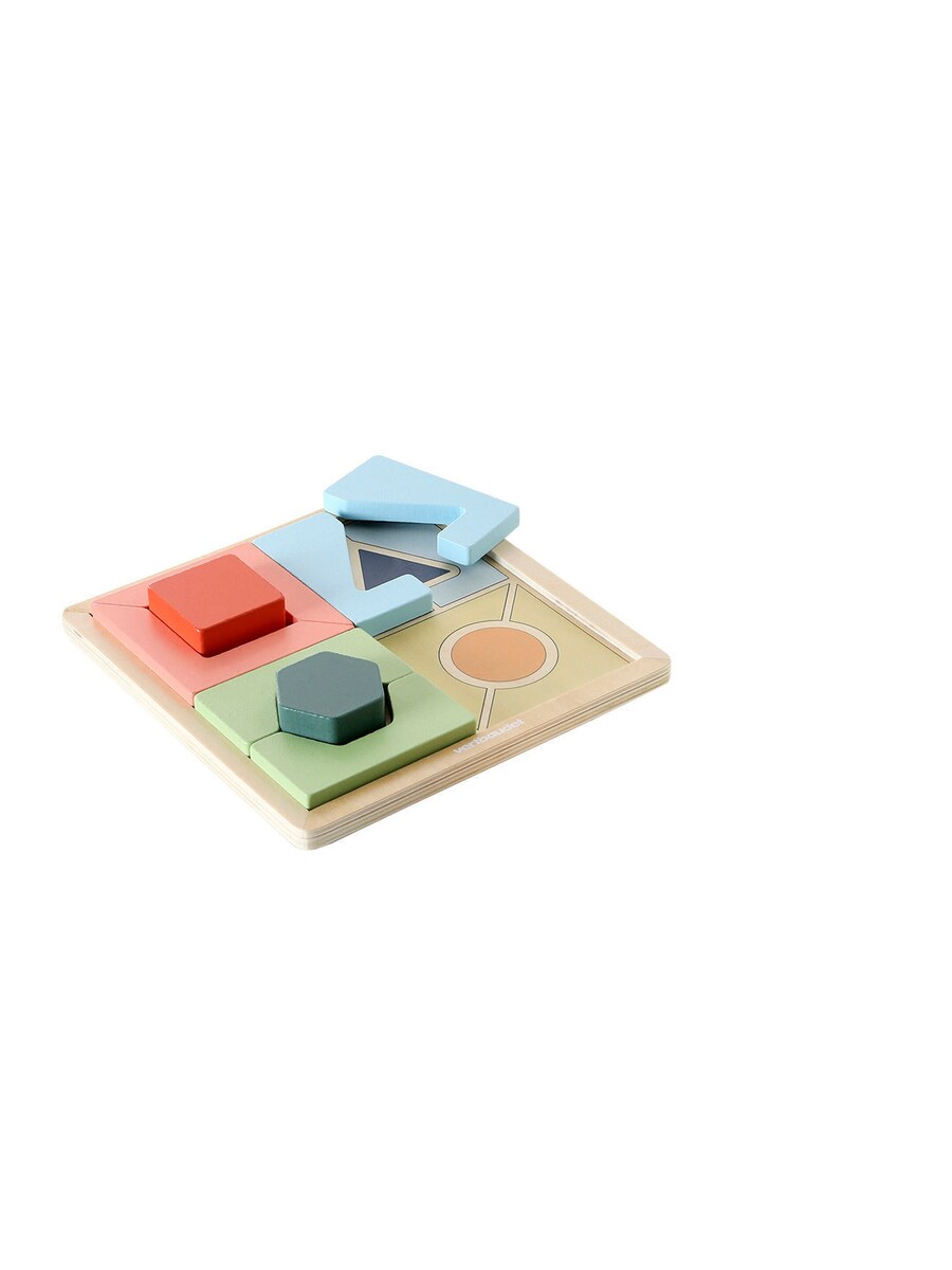 Nærbilde av dyrestabler i Læringsspillsett i tre FSC® fra 2 år, 4 aktiviteter