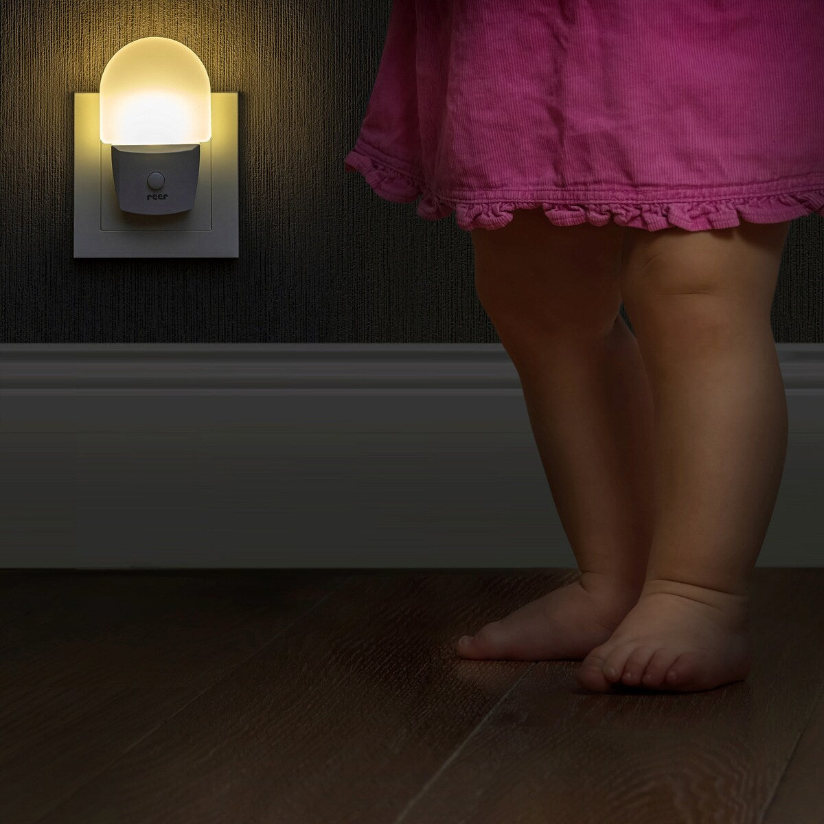 LED-nattlys Nightguide varmhvit 3000 K 0,5 W i bruk