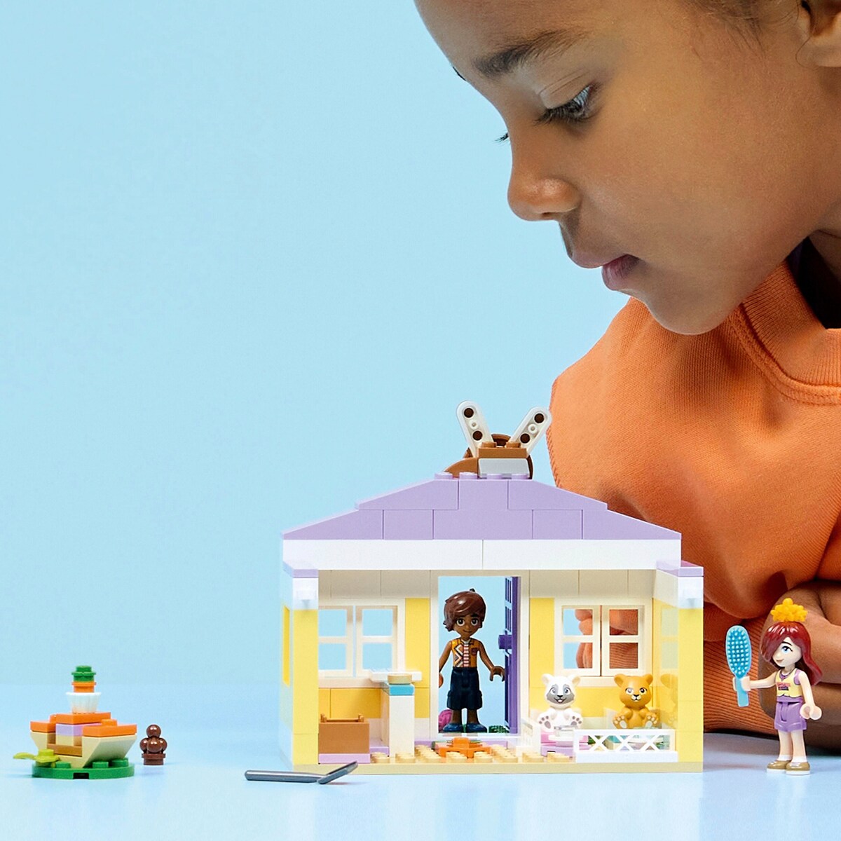Montert LEGO® Friends Heartlake City kaninhotell med figurer i lekeområde