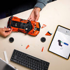 Detalj av LEGO® Technic Bugatti Chiron Pur Sport Hypercar motor