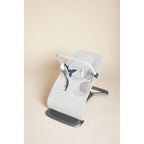 Lekebue for babyvipp Evolve 3-in-1 med 3 figurer i bruk