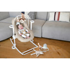 Montert Lekebue for babyvipp Up&Down+ med 3 hengende figurer på babyvipp