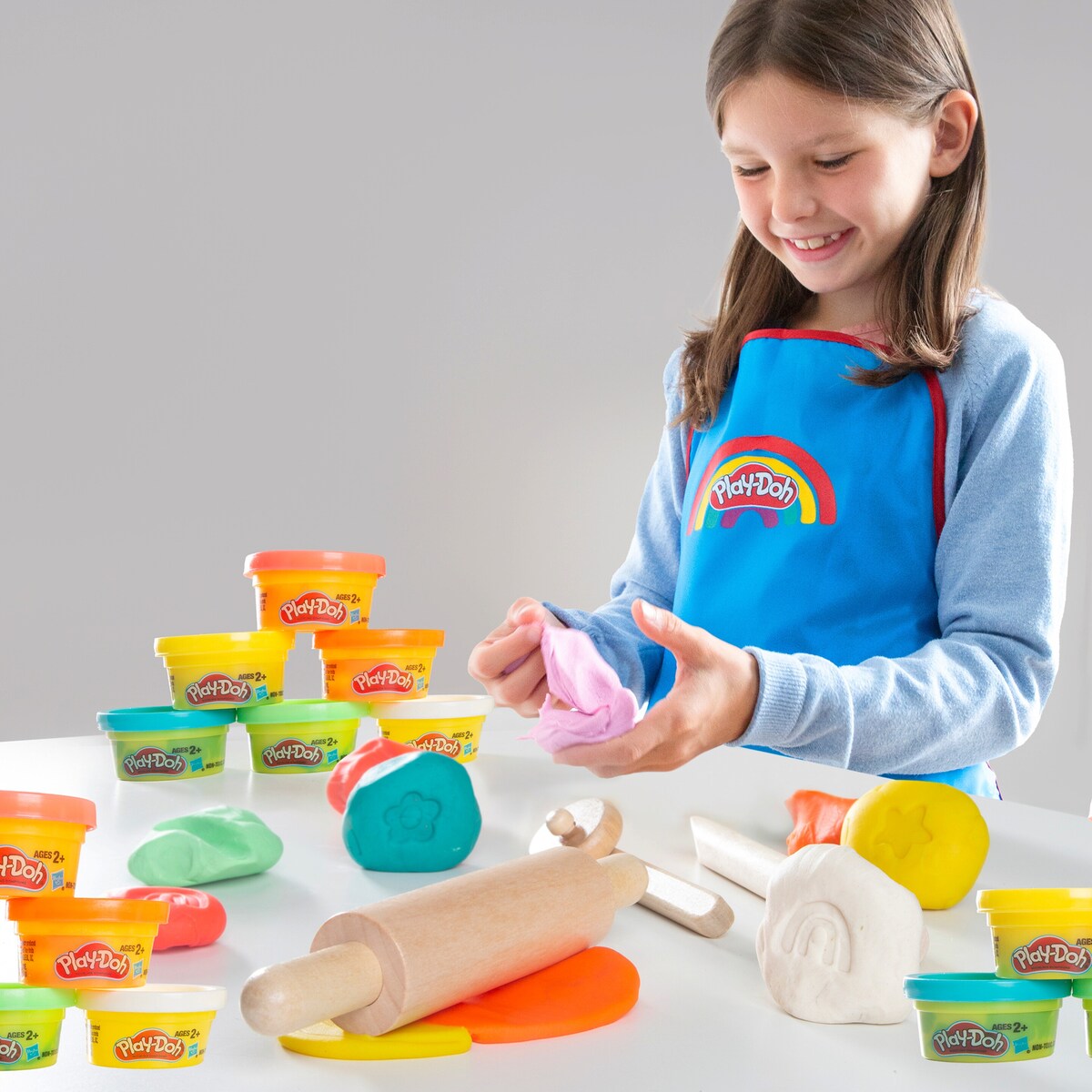 Play-Doh bokser i forskjellige farger i roba x Play-Doh sett