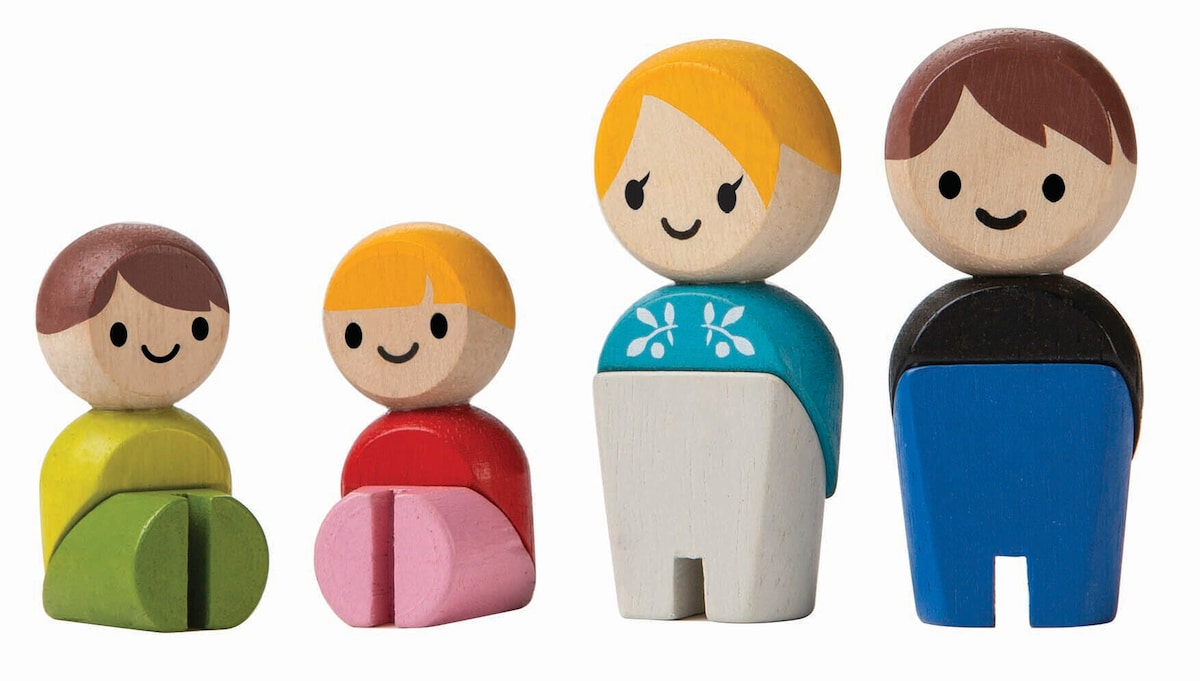 Lekefigurer familie i gummitreverk 5,8 cm PlanToys for barn