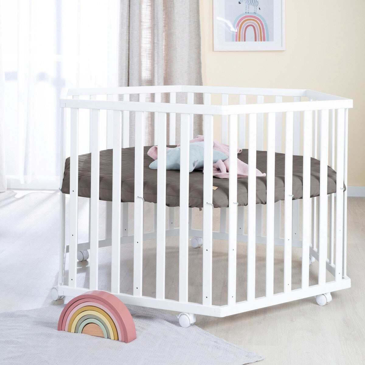 Montert Lekegrind 6-kantet Luxe Graphite quiltet med innlegg i rom