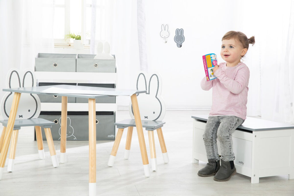 Lekehylle Miffy med 5 stoffbokser oversikt