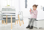 Lekekiste Miffy brukt som sittebenk for barn