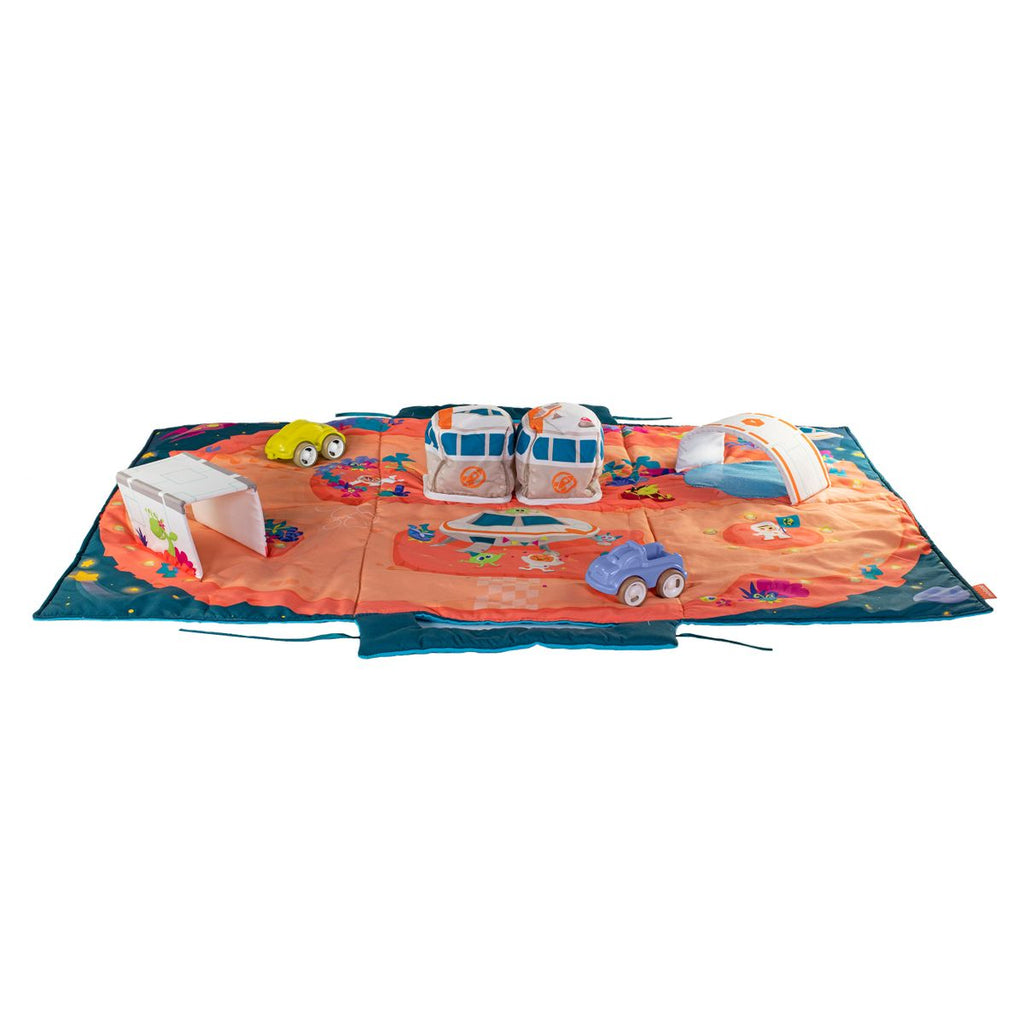 Bakside av Lekematte Space Mat med 2 biler, polstret fra Miniland