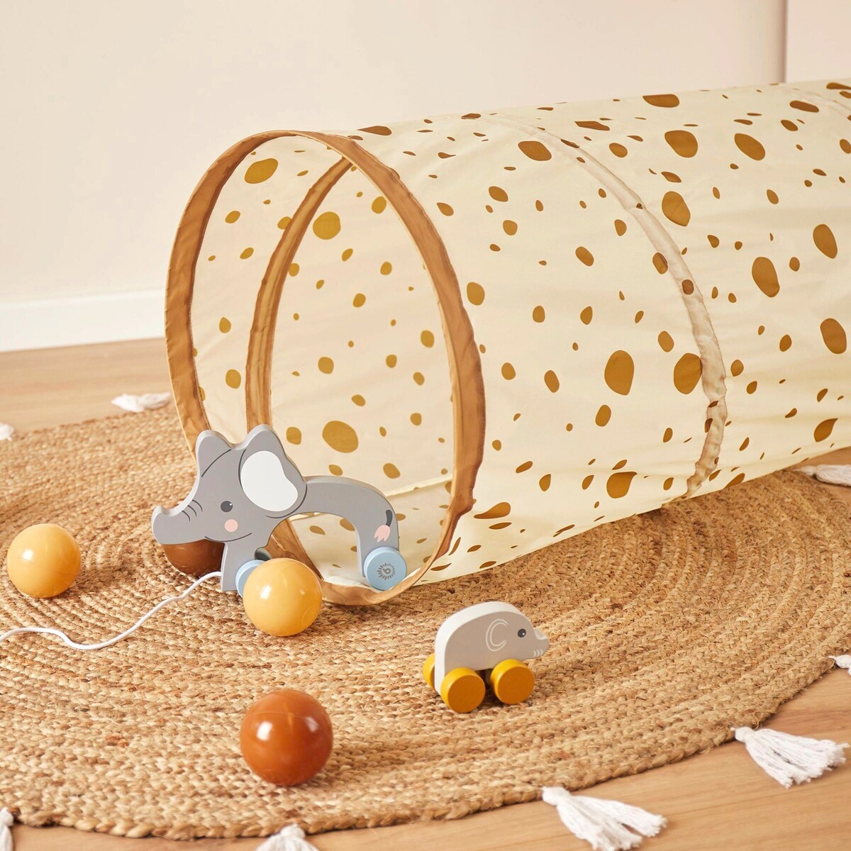 Leketunnel pop-up Dots sammenleggbar fra 12 mnd foldet sammen