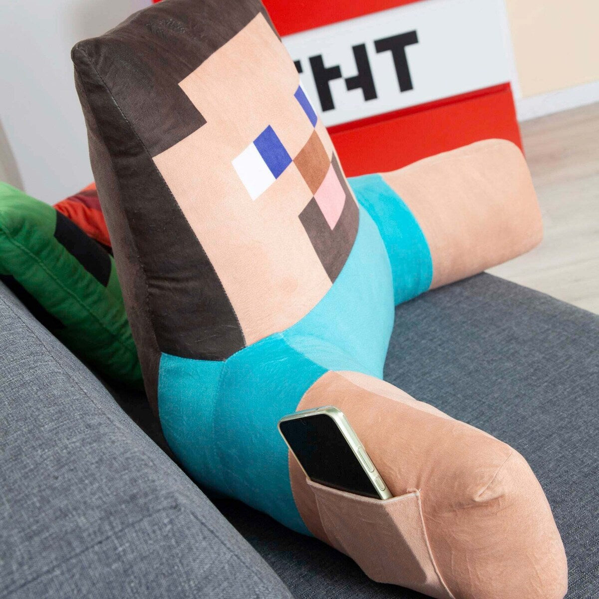 Montert lesepute med ryggstøtte Minecraft Steve i fløyel på stol