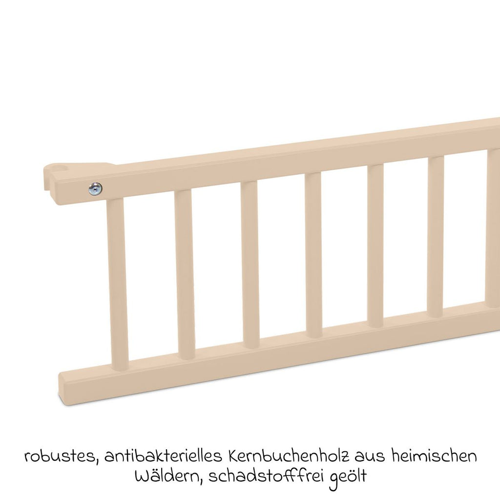 Nærbilde av fjærbelastet klemme på Lukkegitter til sideseng Maxi og Boxspring