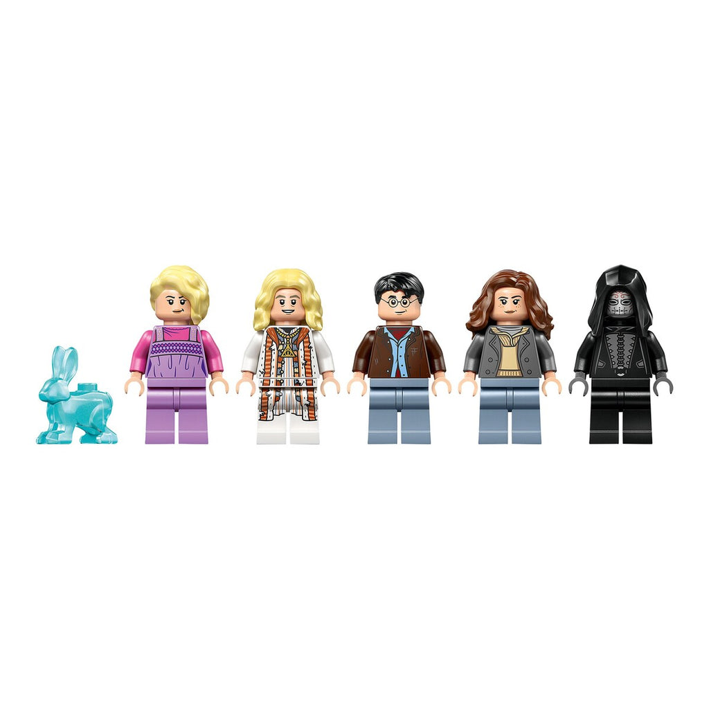 Nærbilde av LEGO Harry Potter figurer i Luna Lovegoods hus