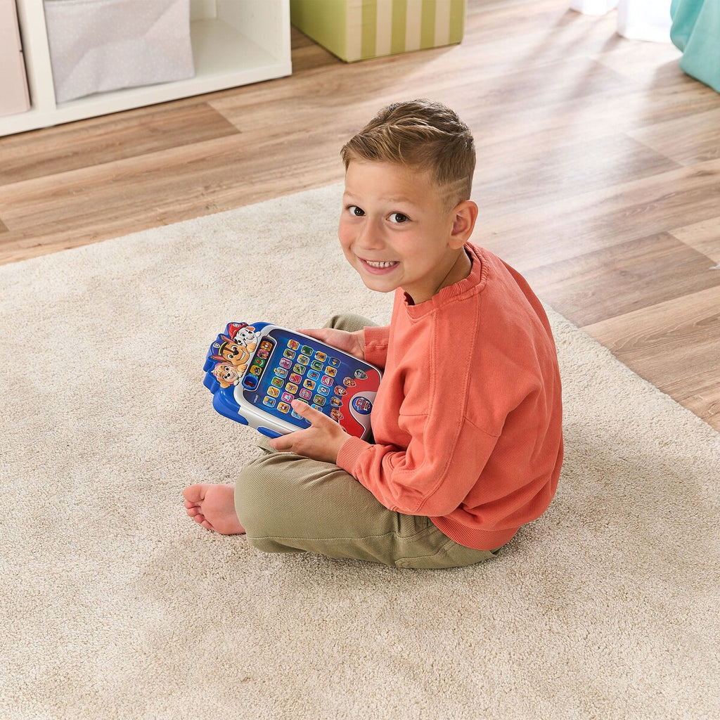 Detalj av opplyste bokstavtaster på Lysende lærenettbrett PAW Patrol