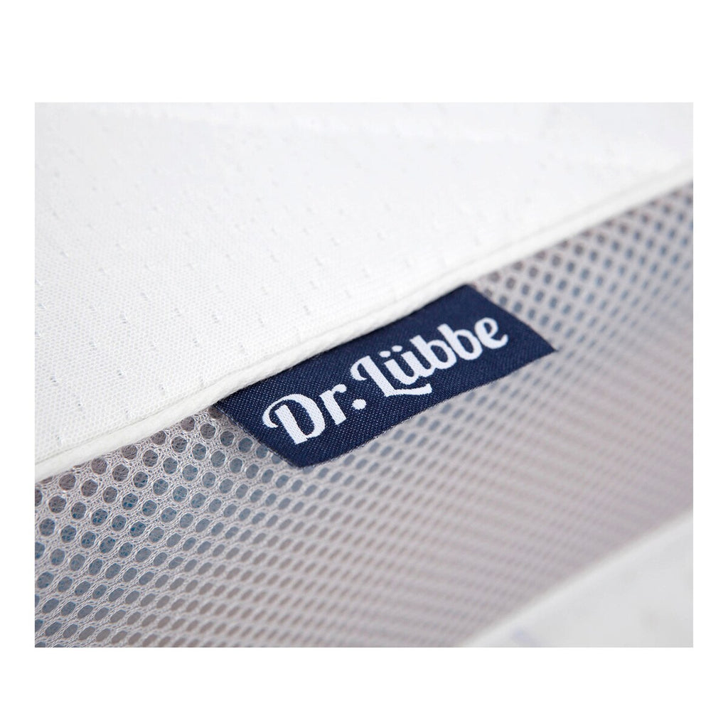 Madrass Dr. Lübbe Air Comfort kaldskum 70x140 cm montert i barneseng