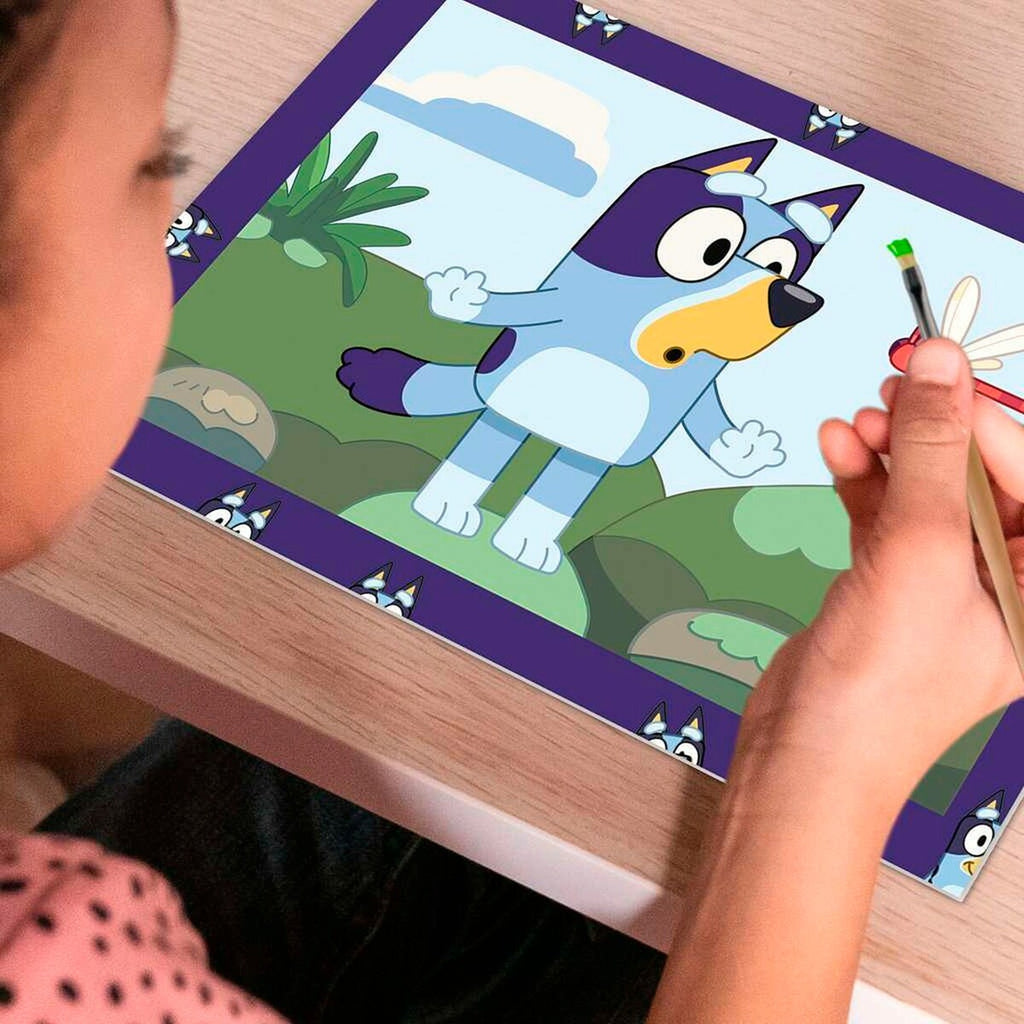 Nærbilde av Mal etter tall Junior Bluey 5 farger 32x22 cm malepalett