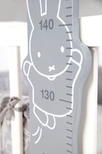 Montert Målelekt Miffy i MDF 70-150 cm på barneromsvegg