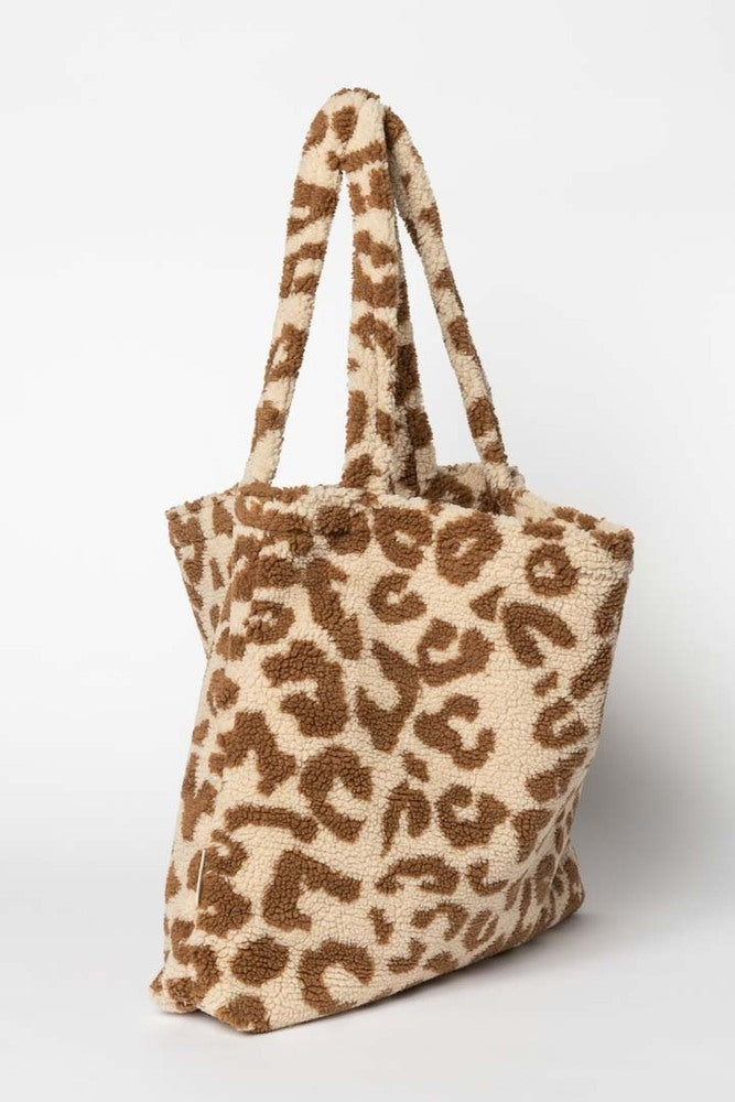 Detalj av Mammaveske Leopard Ecru teddy 58x42 cm Studio Noos