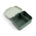 Montert Matboks Tiny Lunch Box med snackspyd Tiny Trails Done by Deer med innhold