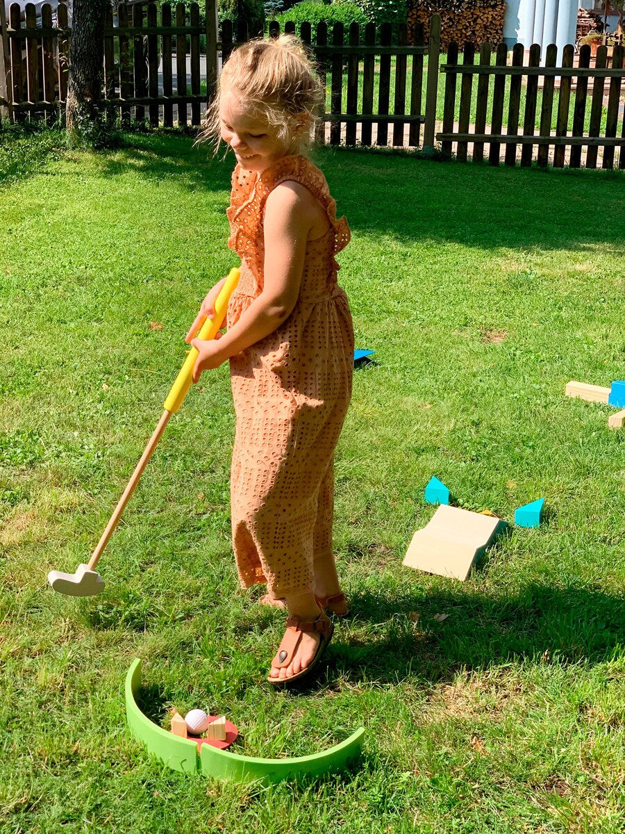 Minigolfsett Active i FSC-sertifisert tre med 3 køller spillbanens hindringer