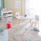 Nærbilde av stol i Møbelgruppe for barn Peppa Pig med 2 stoler og bord